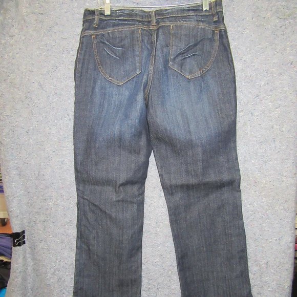 Women's Are Boot Cut Jeans - Picture 12 of 16
